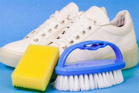 beyaz ayakkabı temizleme evde